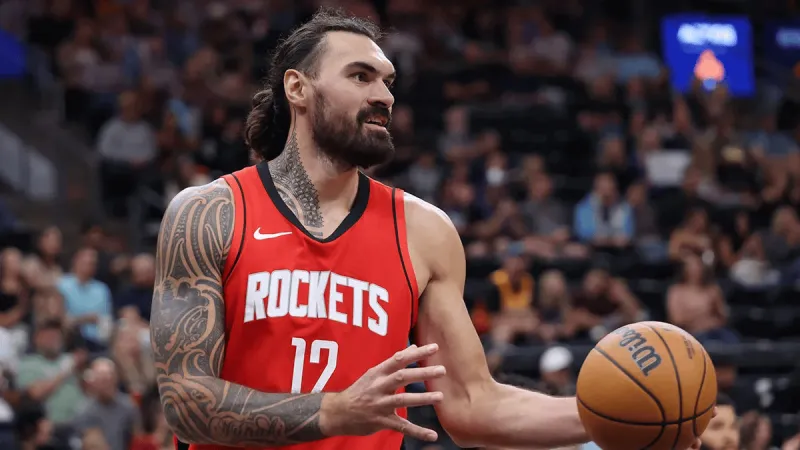 注册入口-亚当斯全场出战18分钟，5中2得到4分7篮板1助攻2抢断